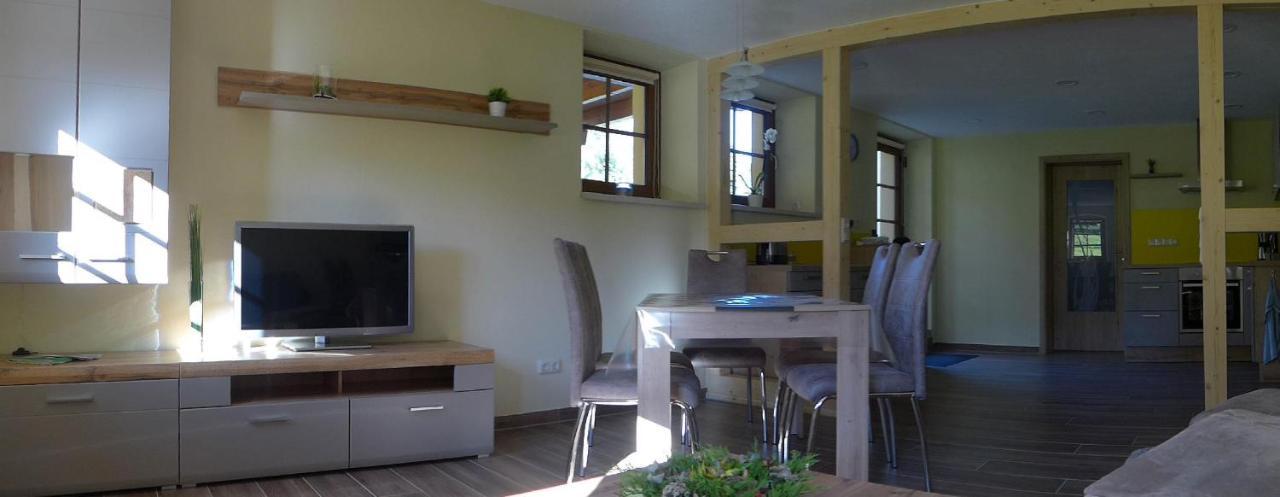 Ferienwohnung Aus-Zeit Auf Dem Lande Bad Gottleuba-Berggiesshuebel ภายนอก รูปภาพ